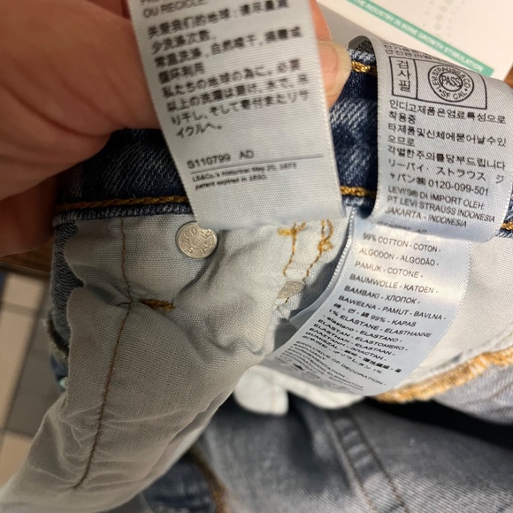 Levis 501 Straight Leg Button Fly 5 Pocket Jeans size 28 - Picture 9 of 9